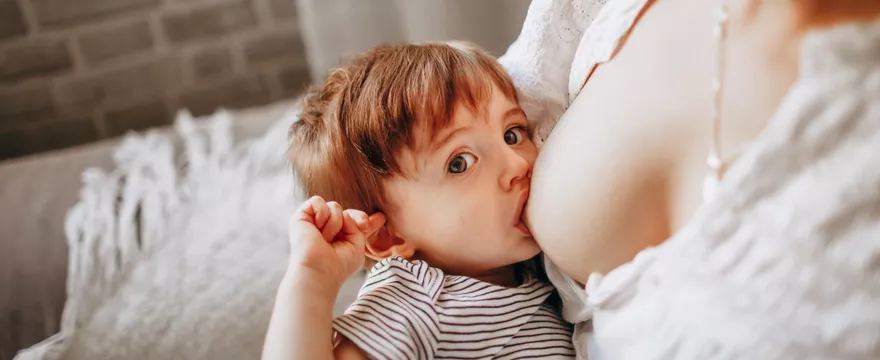 Kiedy karmienie piersią nie przychodzi z łatwością. O trudnościach w laktacji, z którymi mierzą się mamy